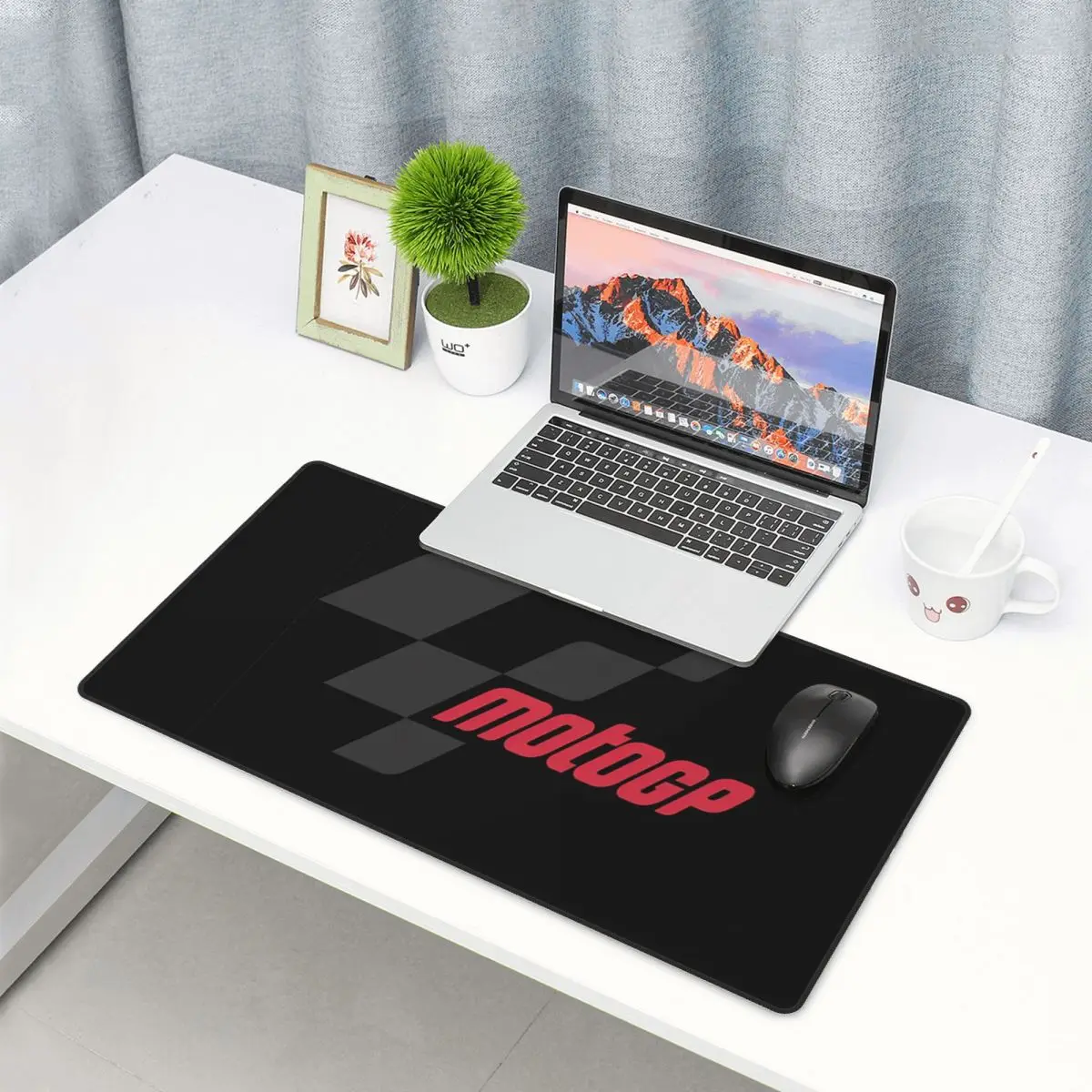 Large Mouse Pad Moto GP Logo E - Essential Gaming Accessories บทวิจารณ์และราคา